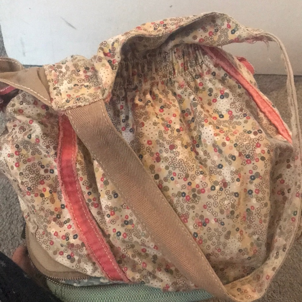 Flora thirty one shoulder bag